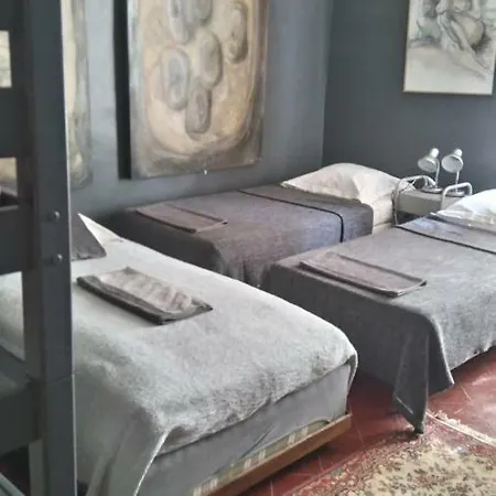 Les Hotes De Marie Homestay